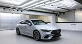 Mercedes-Benz CLA 45 S AMG Shooting Brake 2.Hand Burmester - silberne Mercedes-Benz CLA 45 AMG Shooting Brake