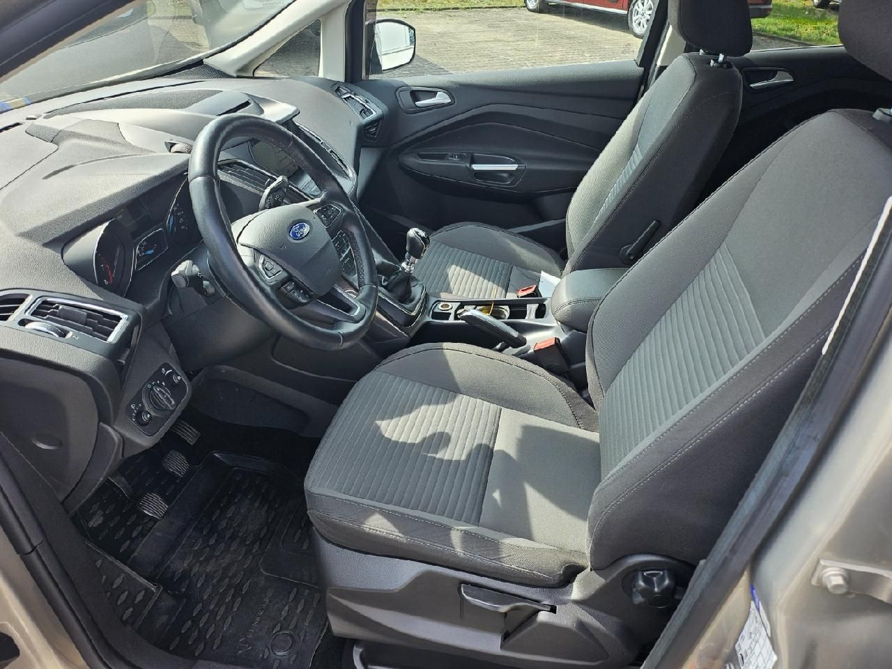 Fahrzeugabbildung Ford C-MAX Titanium