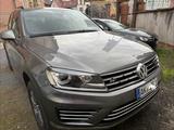 Volkswagen Touareg 3.0 V6 TDI BMT R-Line tadellos Zustand - graue Volkswagen Touareg