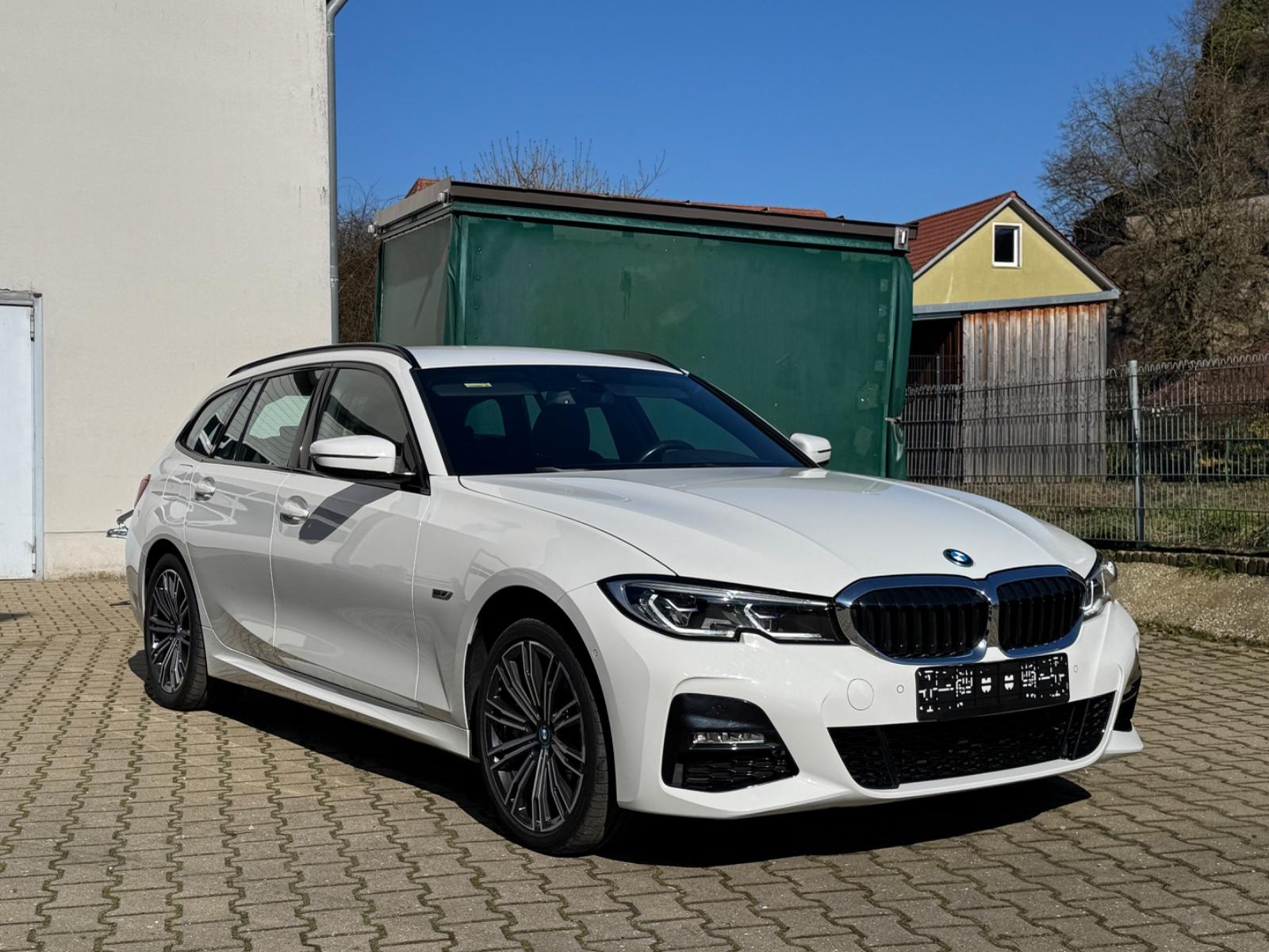 BMW 330 e xDrive M Sport LED AHK