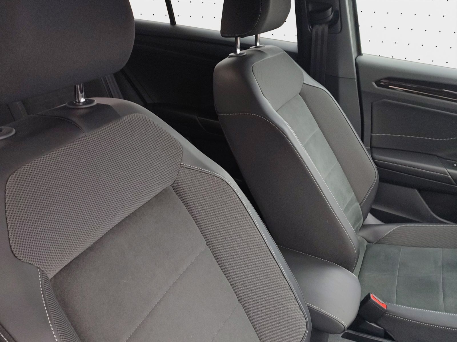 Volkswagen T-Roc - Bild 12