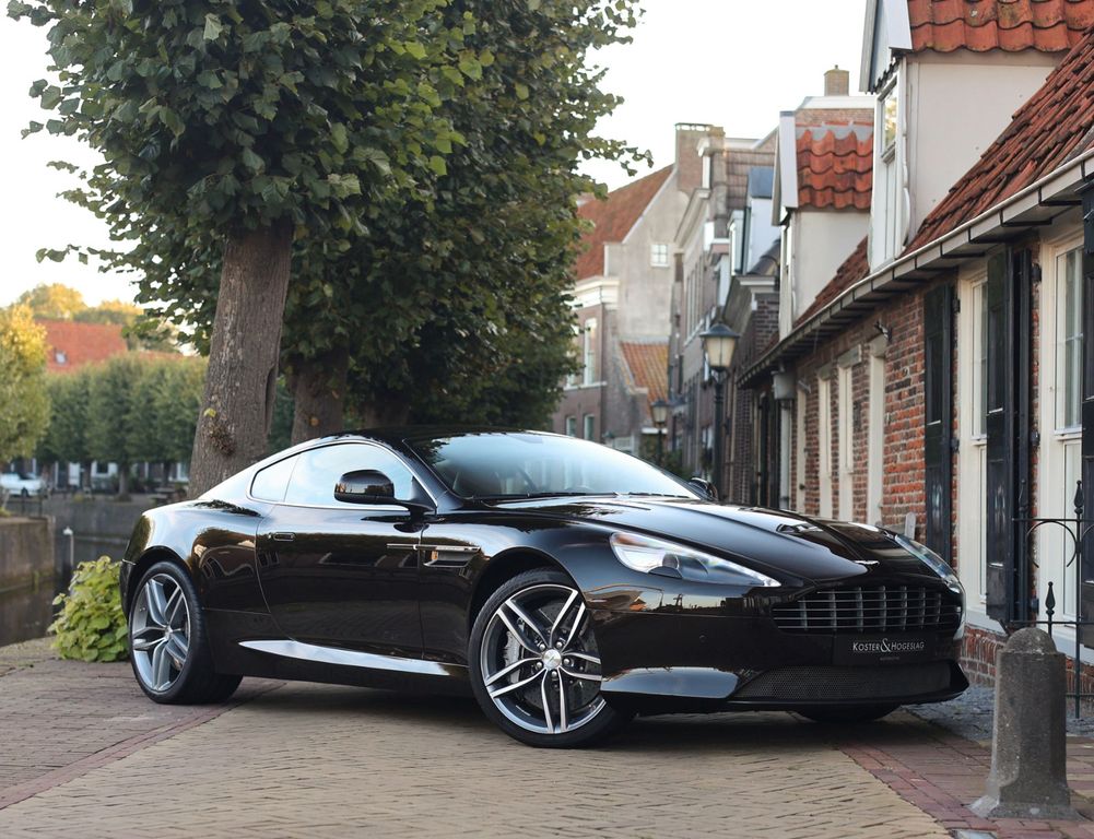 Aston Martin DB9