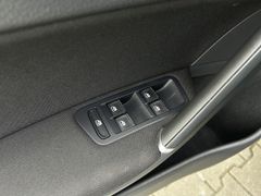 Fahrzeugabbildung Volkswagen Golf VII Variant 1.5TSI Highline ACC DSG ACC SHZ