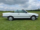 BMW 320i Cabrio  - BMW 320 aus 1988 mit Benzin-Antrieb: Cabrio, 320i