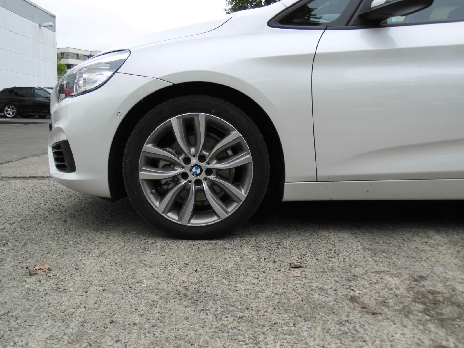 BMW 220 i Active Tou Sport Line AHK LED PA HiFi Navi