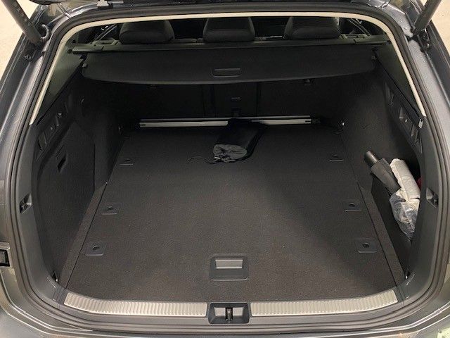 Fahrzeugabbildung Volkswagen Passat Variant 1.5 TSI OPF DSG Elegance+MATRIX++