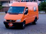 Mercedes-Benz Sprinter 4x4 Allrad - Mercedes-Benz Sprinter aus 2004: Van