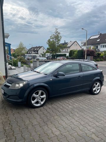 Opel Astra GTC