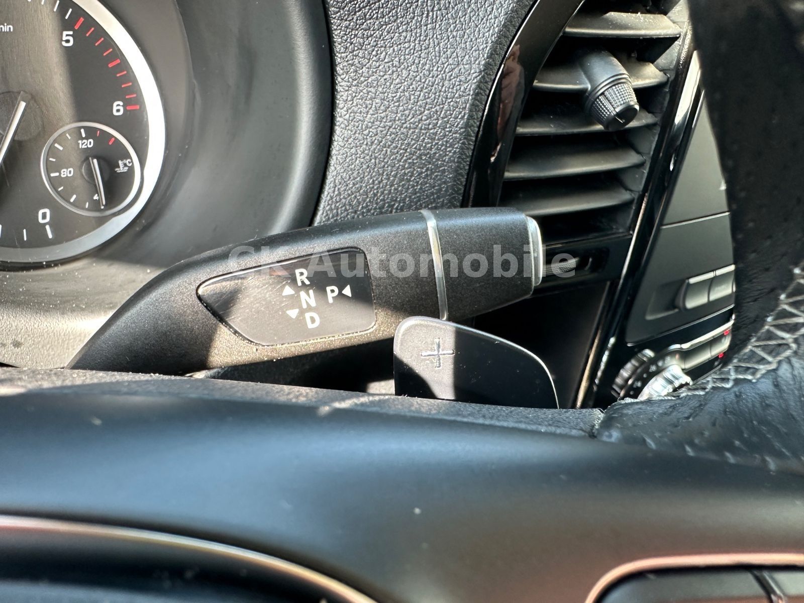 Fahrzeugabbildung Mercedes-Benz Vito Mixto 119 Lang Autom./5 Sitze/Navi/LED/AHK