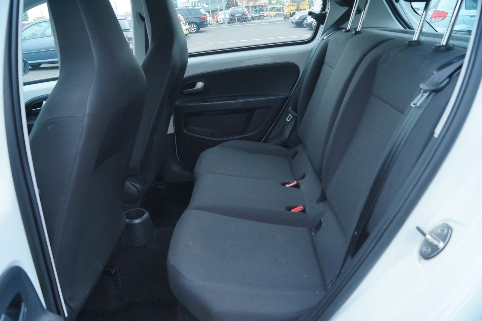 Fahrzeugabbildung Volkswagen up! 1.0 MPI 4-Türen