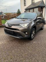 Toyota RAV 4 2,0-l-D-4D Edition S+ 4x2 Edition S+ - Toyota RAV 4 mit Diesel-Antrieb: 2.2