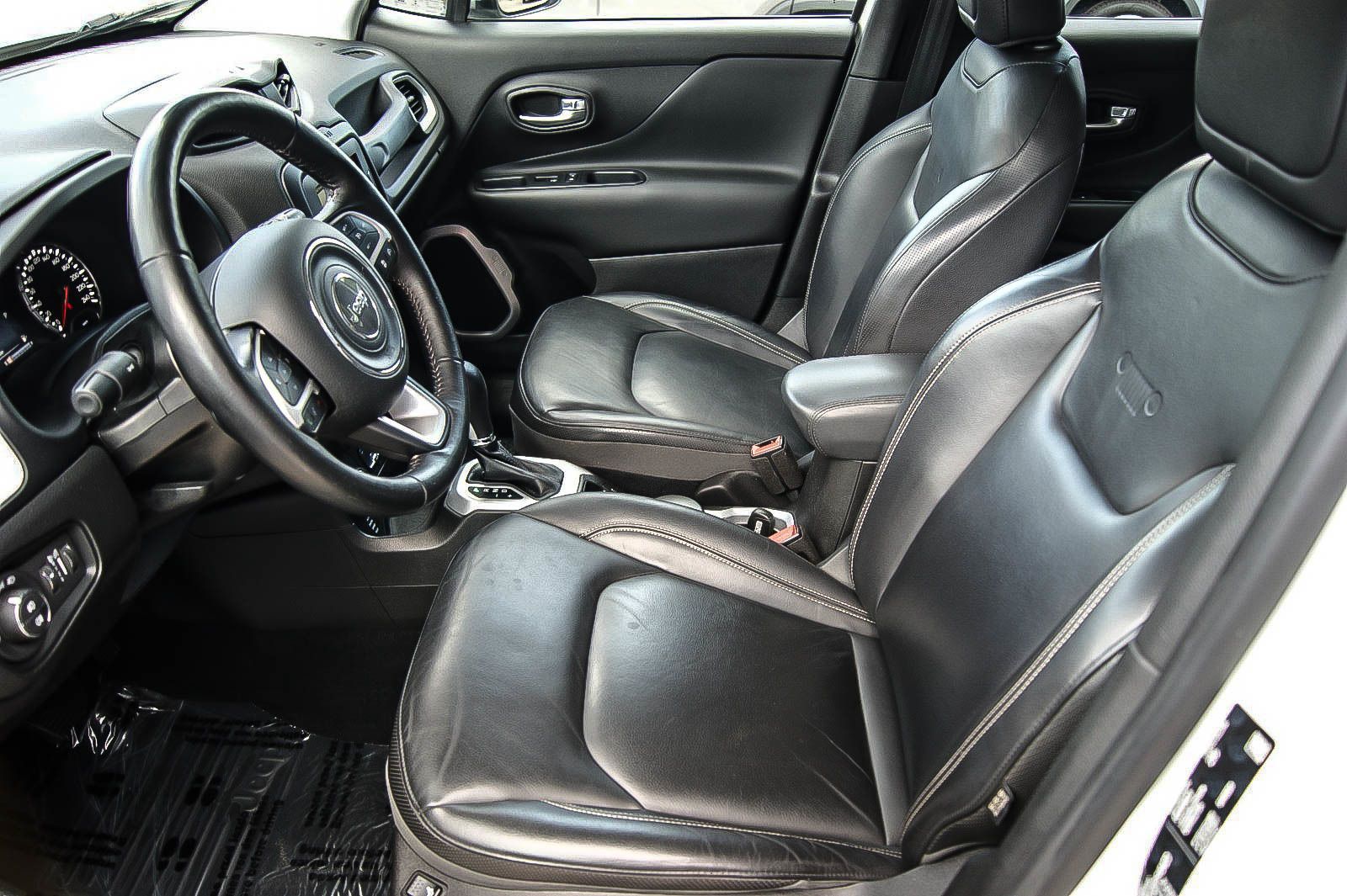 Fahrzeugabbildung Jeep Renegade Limited 4WD Auto LEDER NAVI KEYLESS PDC