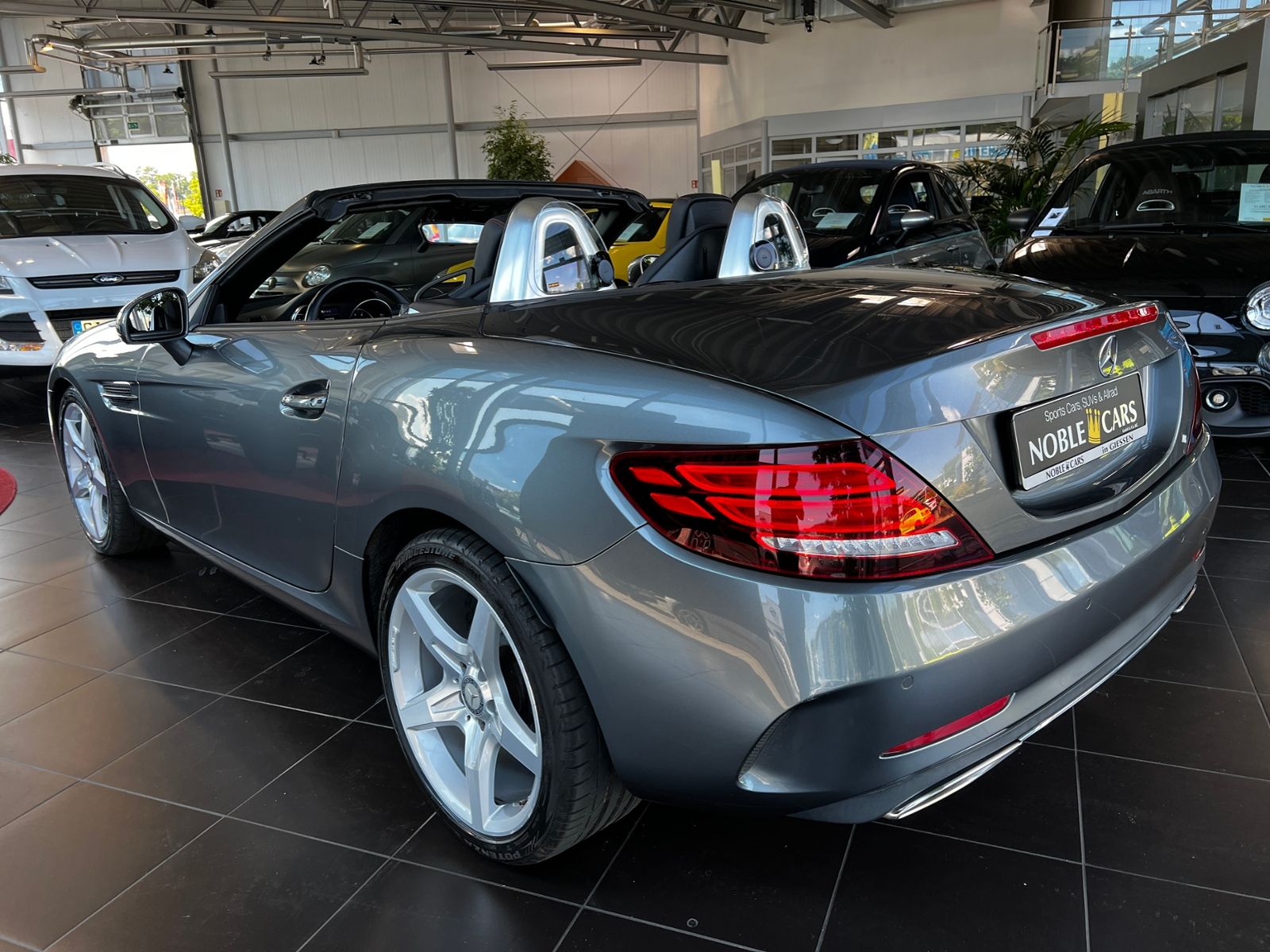 Fahrzeugabbildung Mercedes-Benz SLC 300 AMG H/K LED NAVI