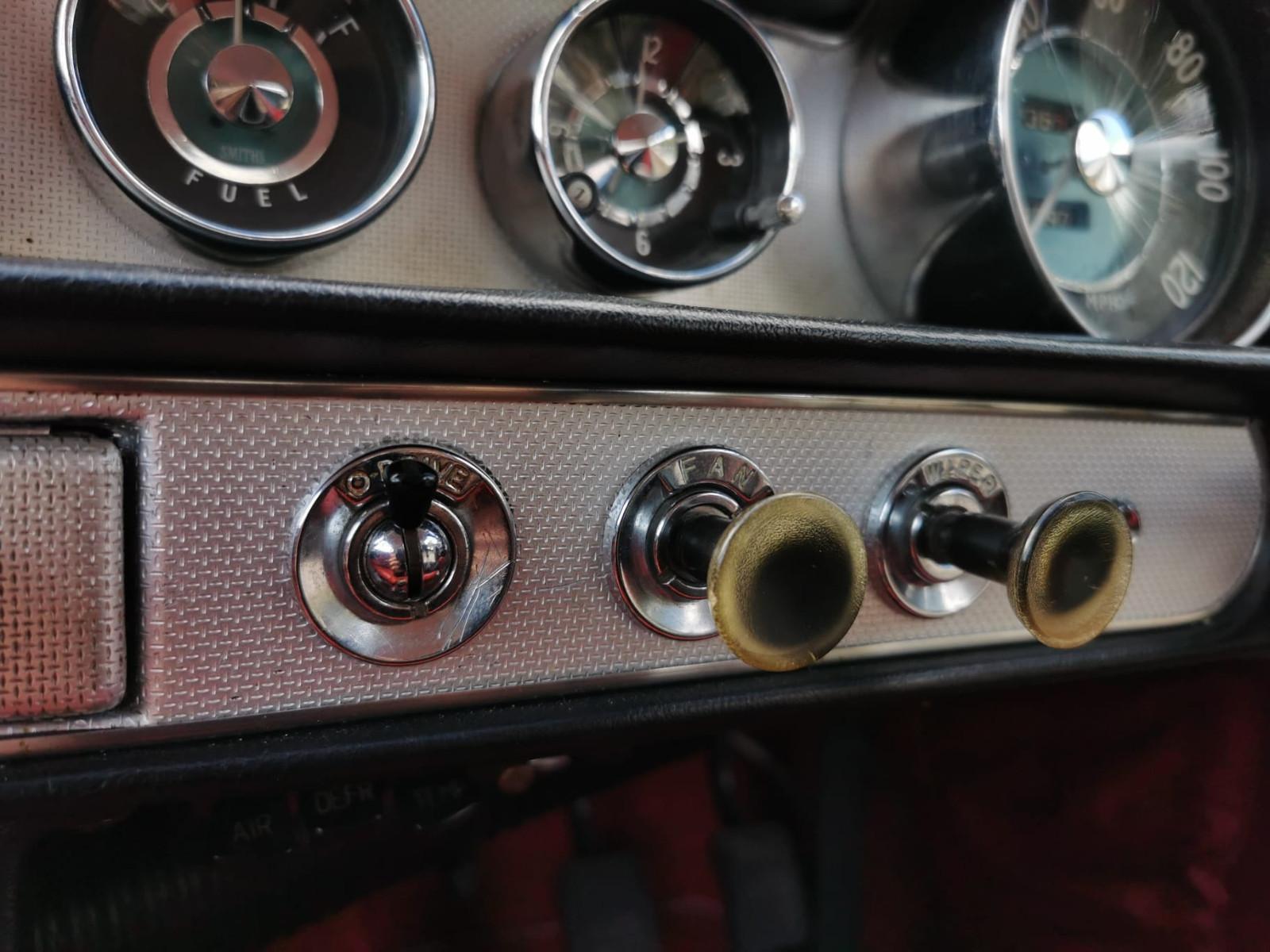 Volvo P1800