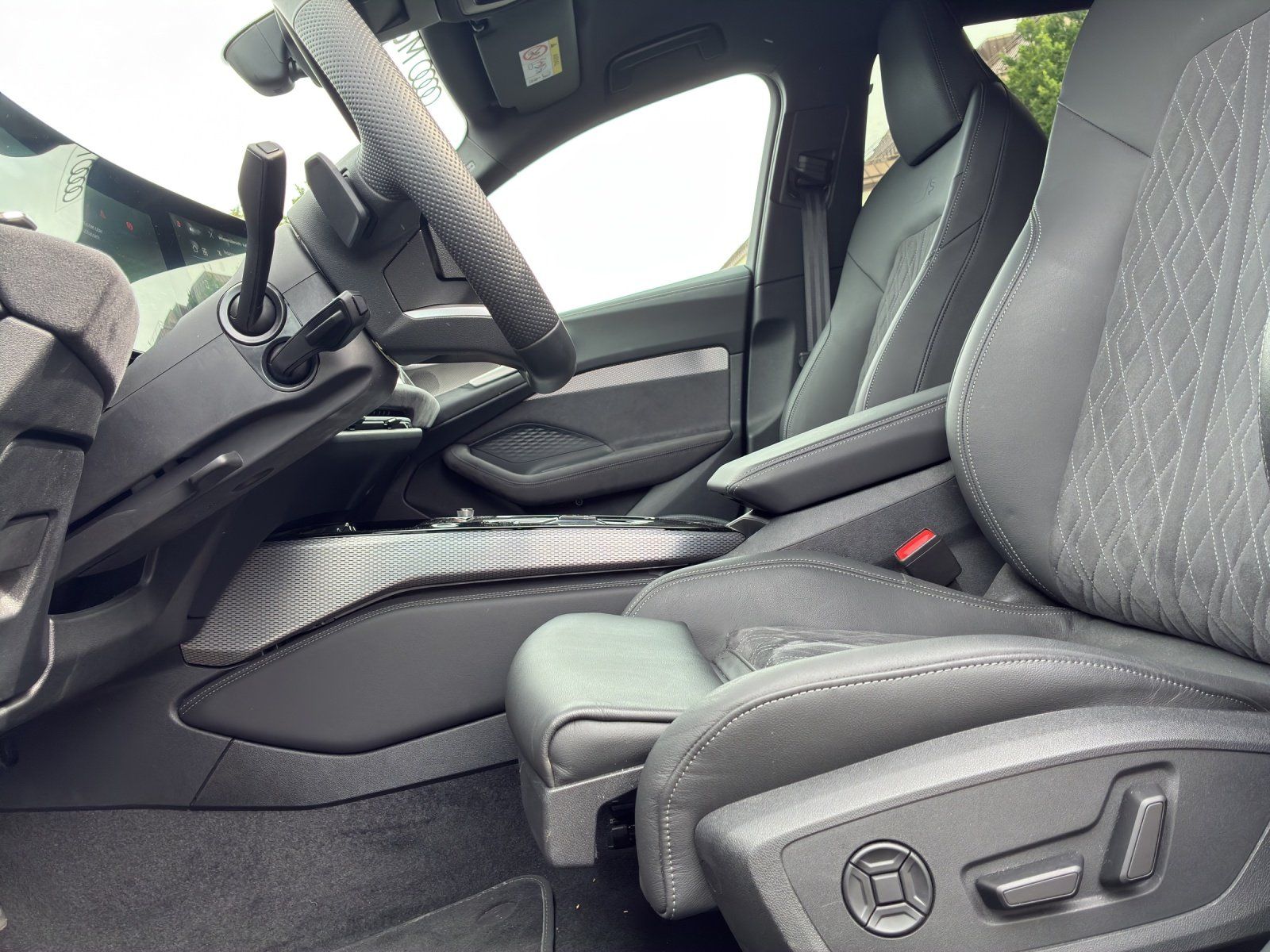 Fahrzeugabbildung Audi A5 Avant e-hybrid quattro TFSI 360,AHK,HUD,LED