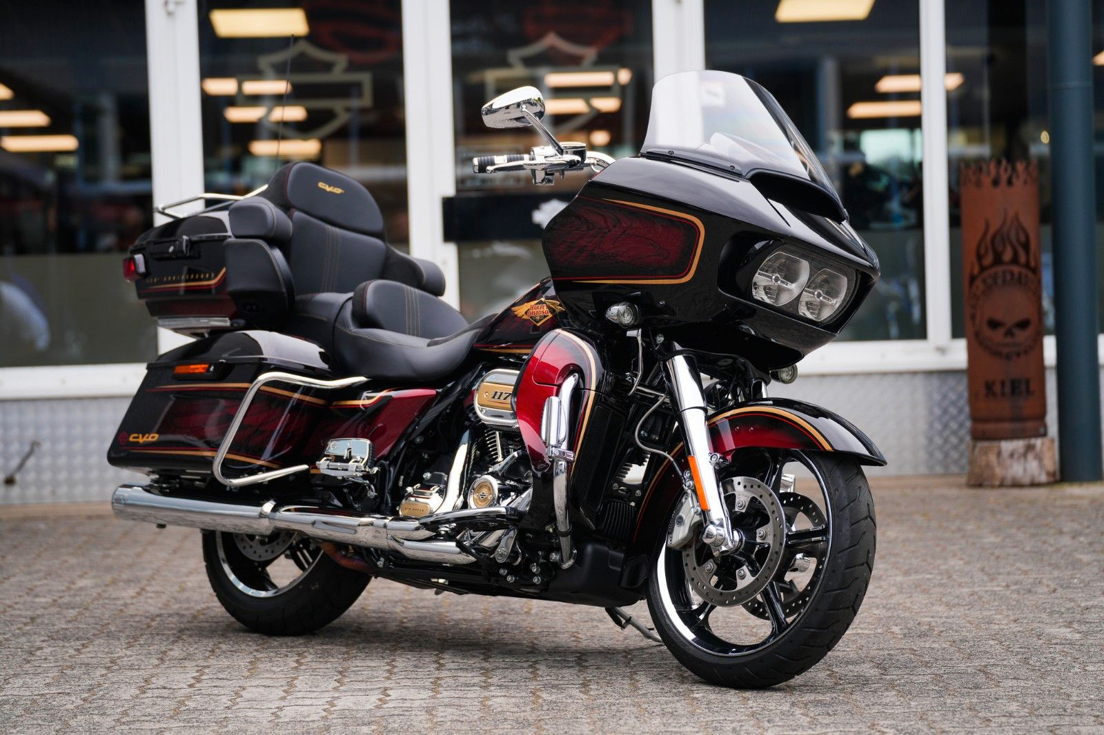 Fahrzeugabbildung Harley-Davidson FLTRKSE CVO Road Glide Ltd - 120th Anniversary