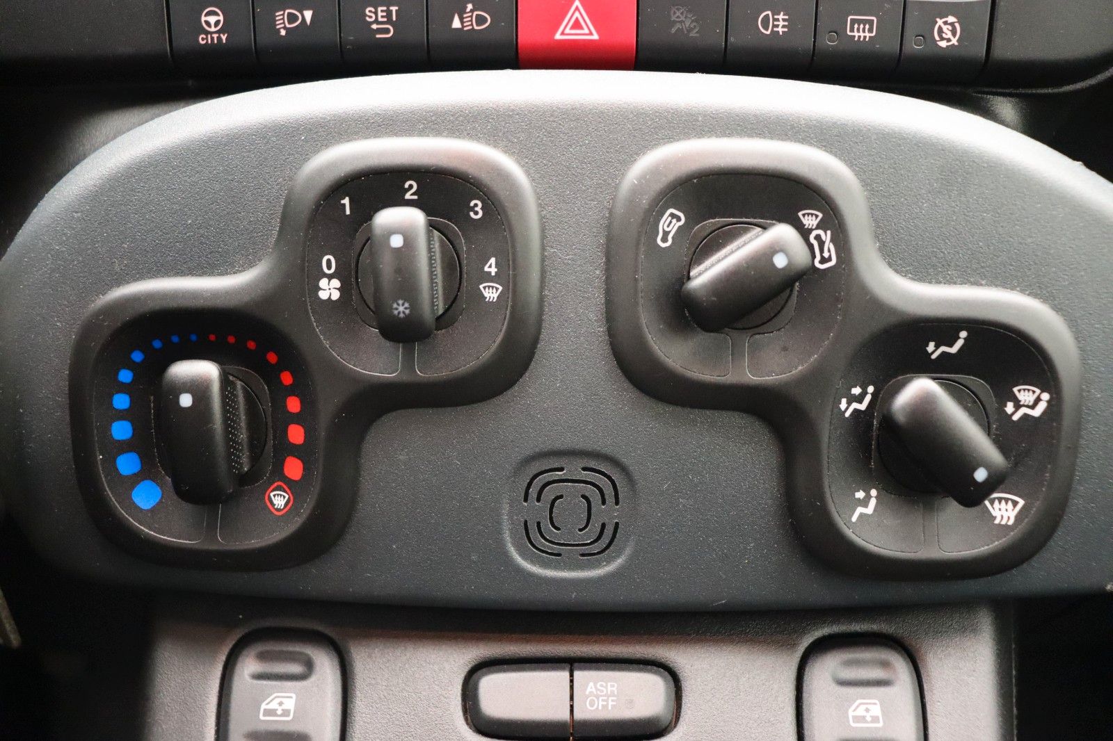 Fahrzeugabbildung Fiat Panda 1.2 Easy KLIMA UCONNECT