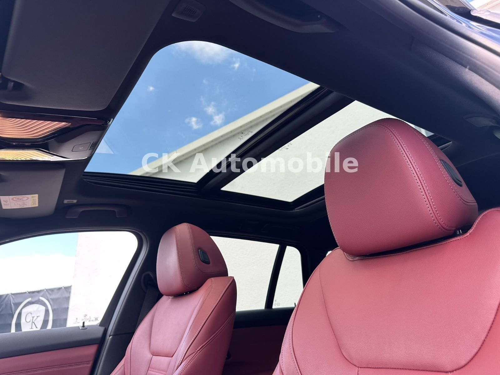 Fahrzeugabbildung BMW M340d xDrive Touring/Navi/Head-Up/Pano/360°/LED