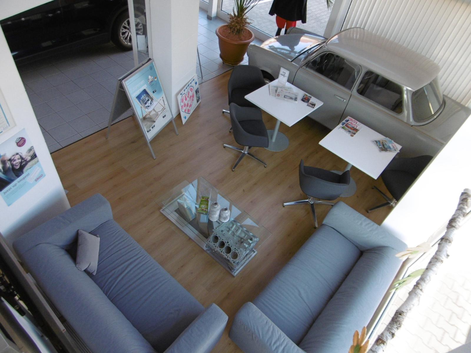 showroom-image-top