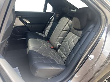 BMW 750 - 11