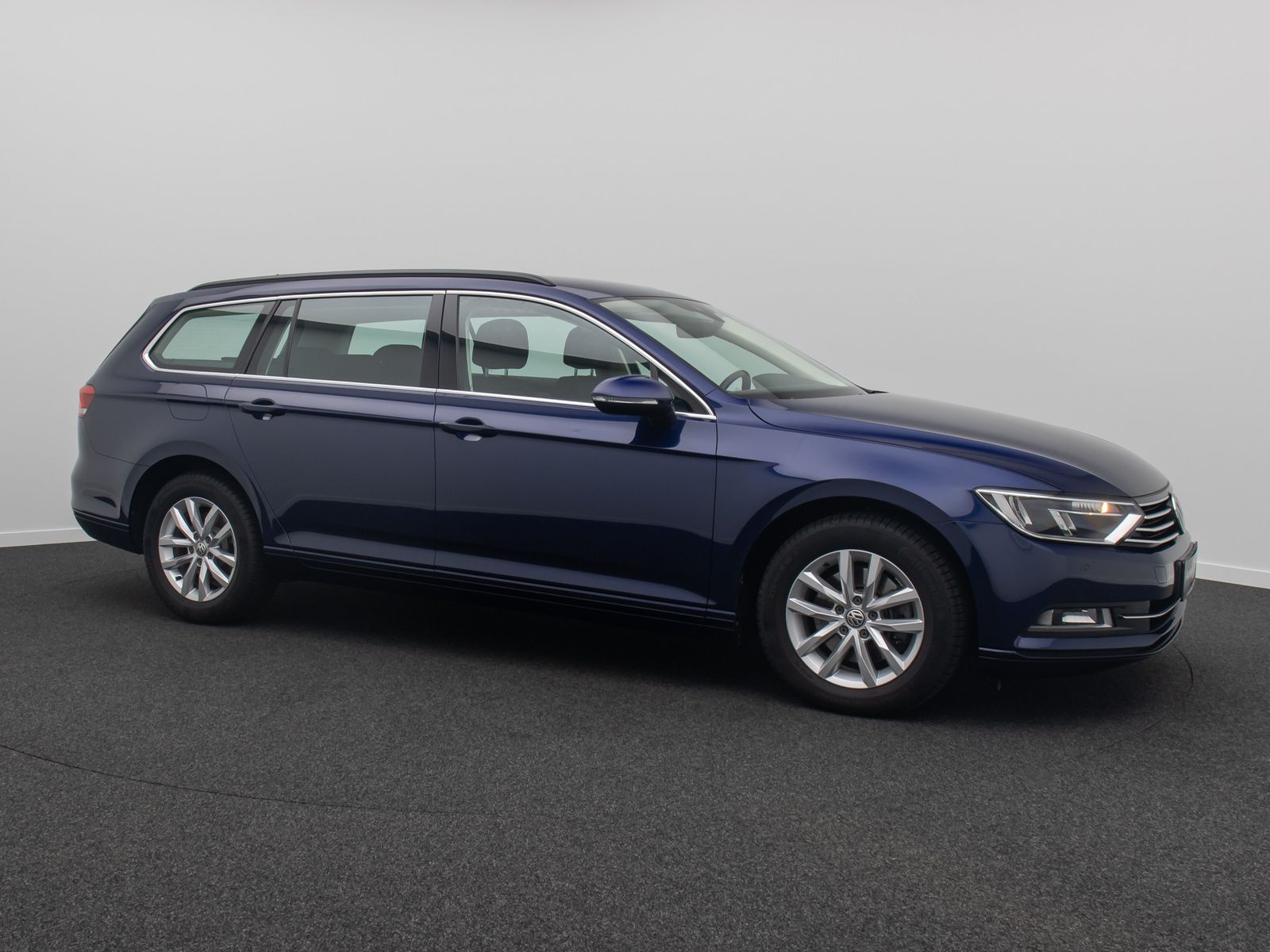 Fahrzeugabbildung Volkswagen Passat Comfortline Kamera HiFi ACC FernlichtReg