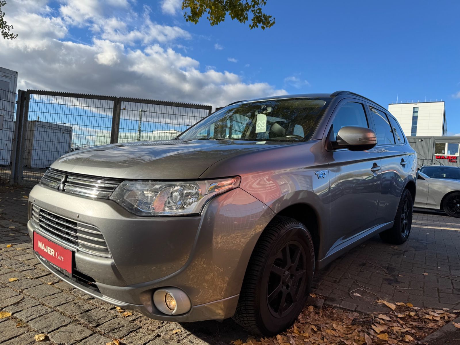 Fahrzeugabbildung Mitsubishi Outlander PHEV Intense 4WD*KEYLESS*KAMERA