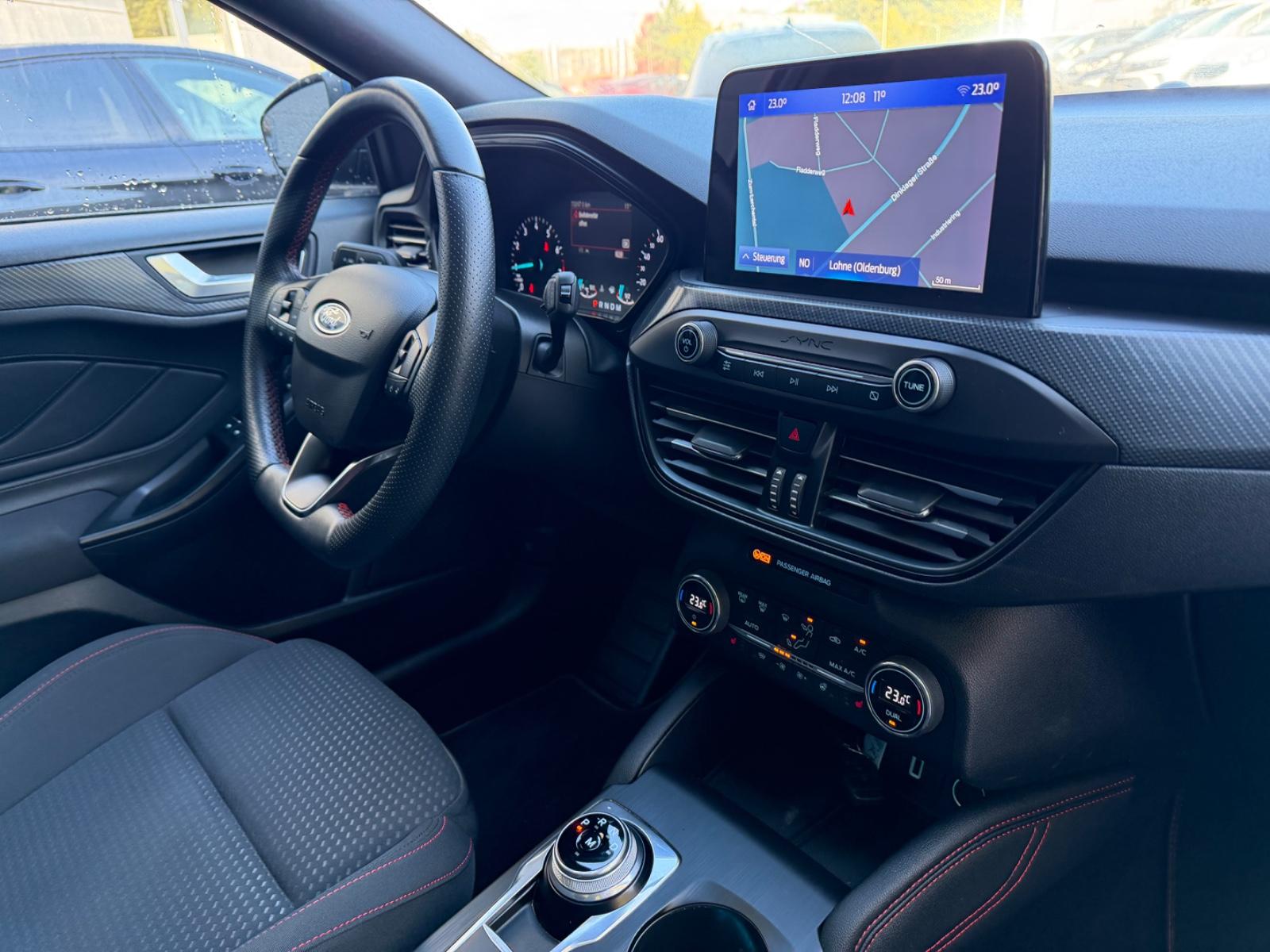 Ford Focus  ST-Line/SPORTPAKET/AHK/ACC/PANORAMA
