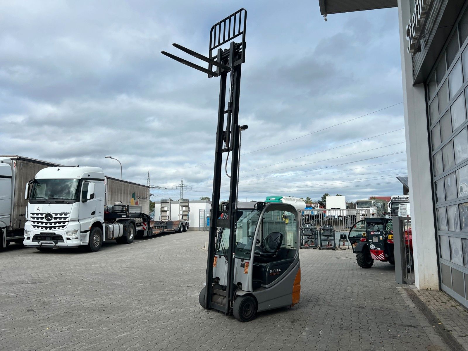 Fahrzeugabbildung Still RX 20-14 / Triplex: 4,3m / 1.447h / SS / 03.2020