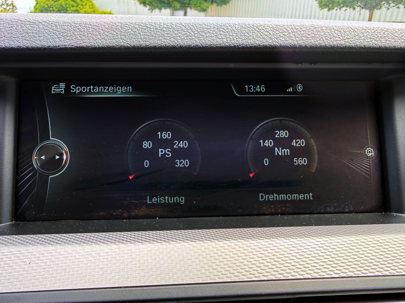 Fahrzeugabbildung BMW 530d Touring xDrive M-Sport PDC PANO SHZ AHK BT
