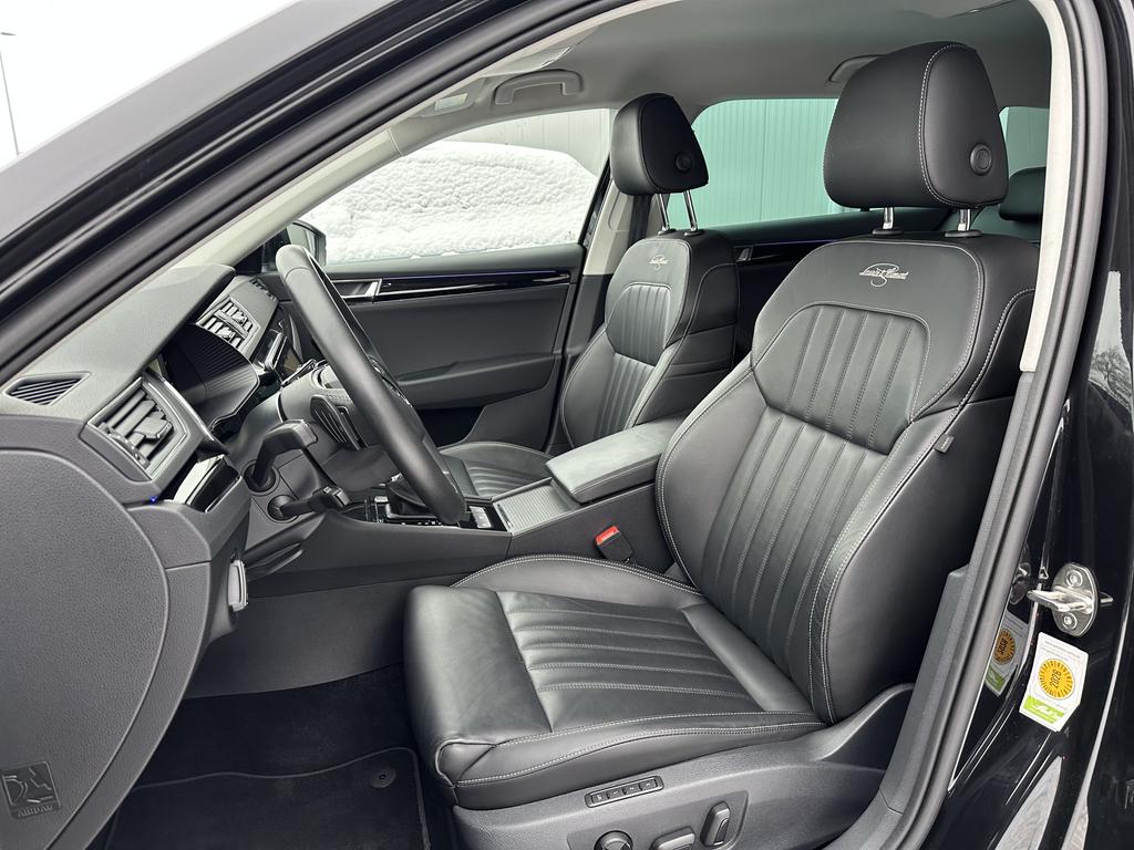 Skoda Superb 2023 г. Чёрный, пробег 59750 км