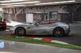 Ferrari California 4.3 V8 4-Sitzer - graue Ferrari California