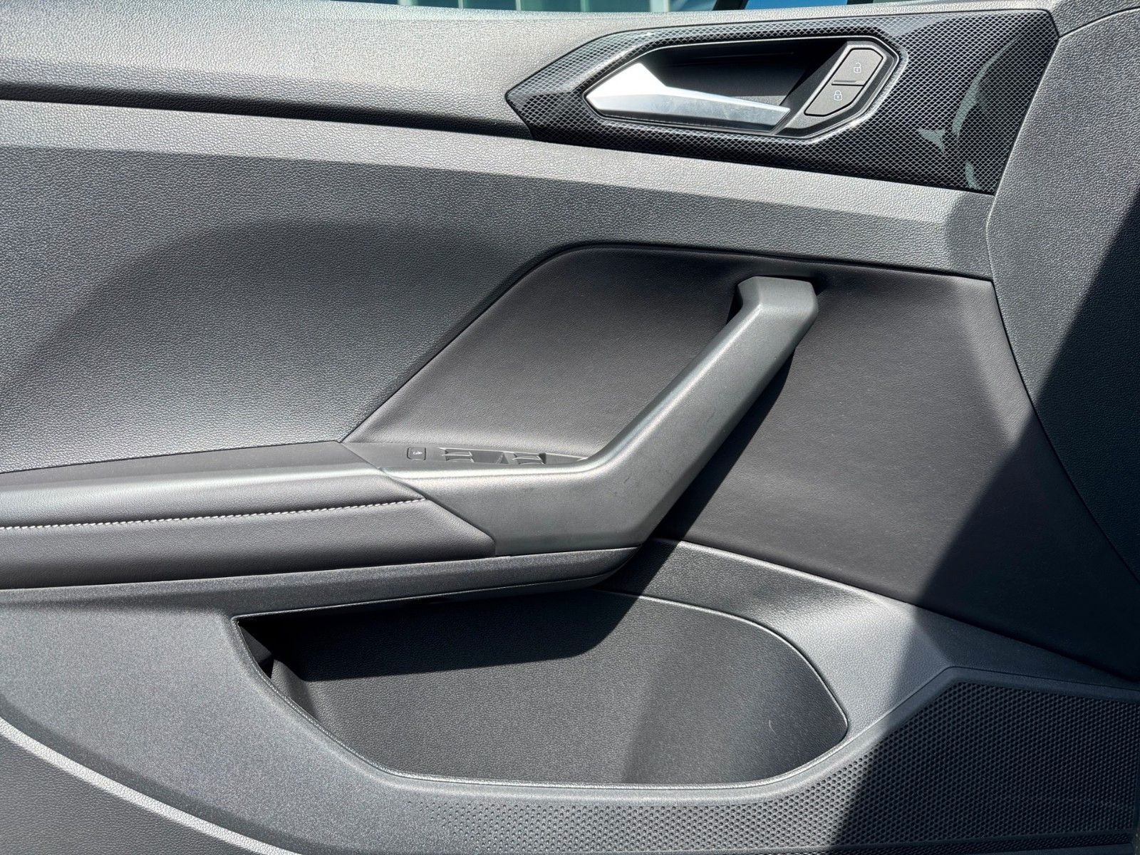 Fahrzeugabbildung Volkswagen T-Cross 1.0 TSI R-Line