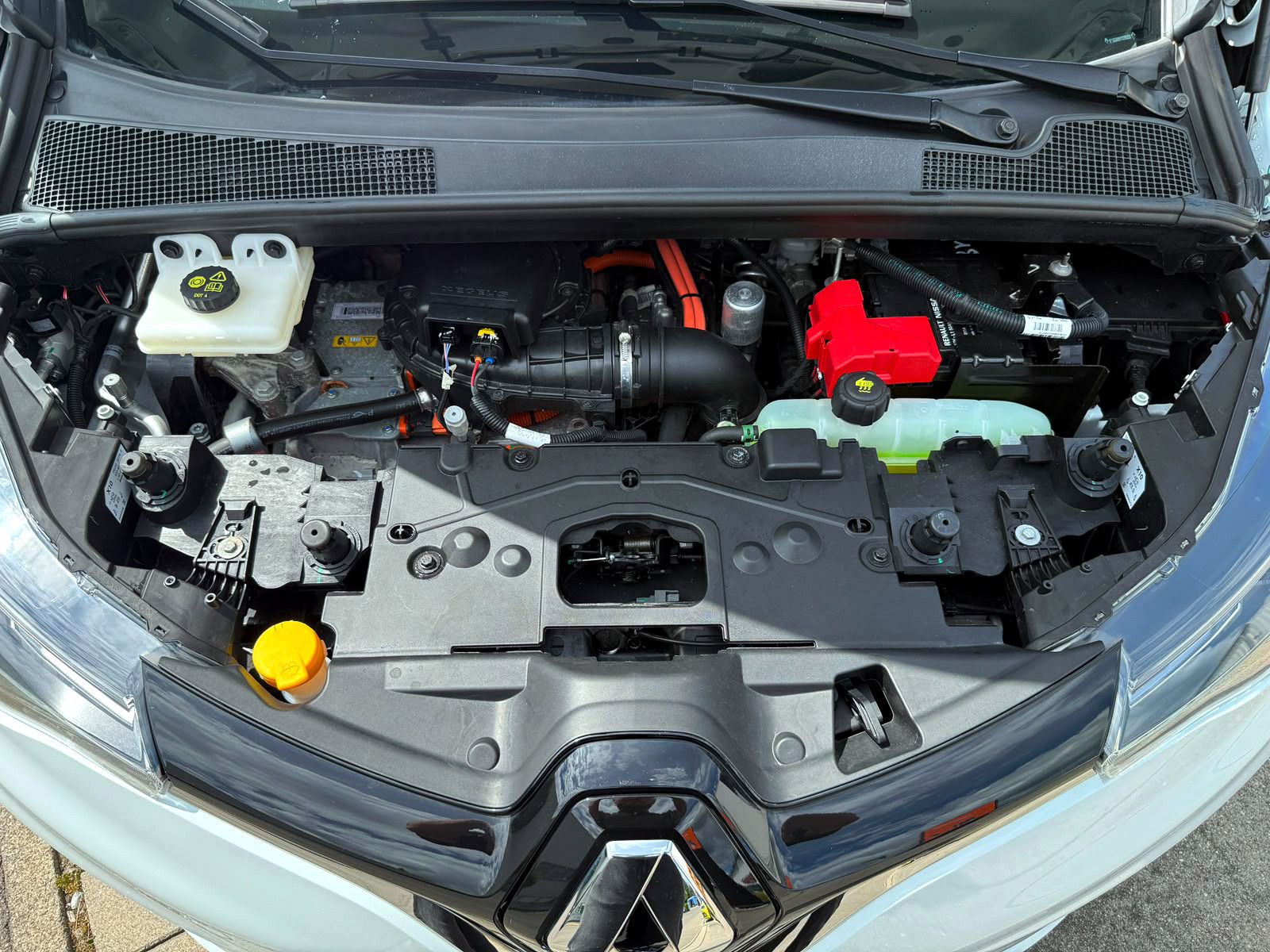 Fahrzeugabbildung Renault ZOE R135 Iconic 52kWh KAM NAV BOSE SHZ PDC LED