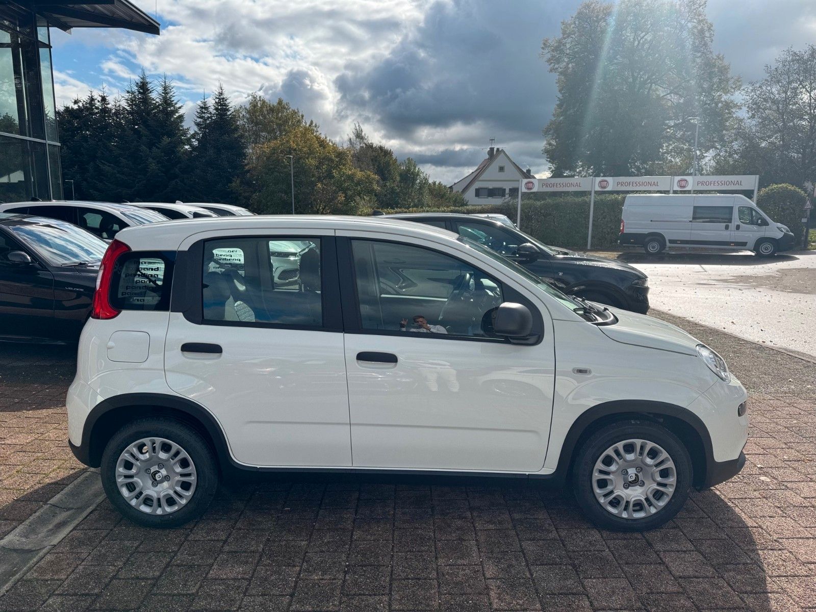 Fahrzeugabbildung Fiat PANDA PANDINA 1.0 GSE PDC DAB KLIMA DIGITALTACHO