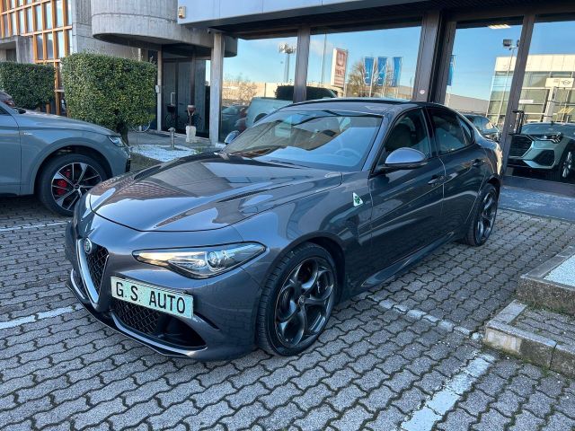 Alfa Romeo Giulia 2.9 T V6 AT8 Quadrifoglio