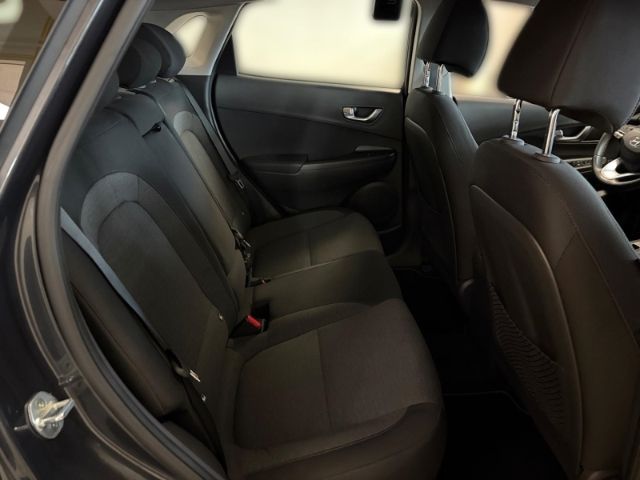 Fahrzeugabbildung Hyundai KONA Elektro (100kW) SELECT-Paket inkl. 11kW OBC