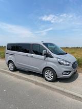 Ford Tourneo Custom 2.0 EcoBlue 125kW 320 L1 Tita... - gebrauchte Ford Tourneo Custom aus dem Jahr 2023