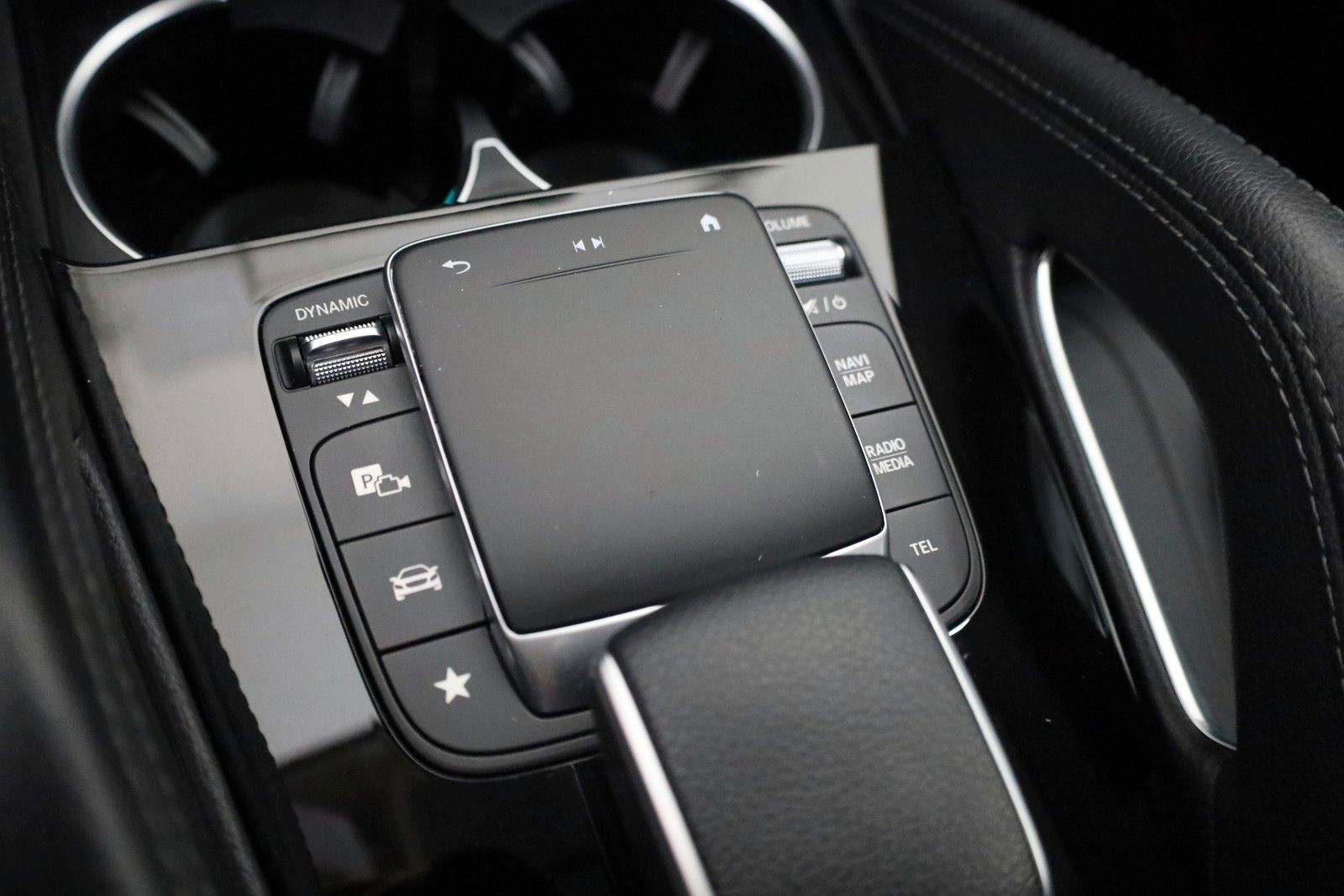 Fahrzeugabbildung Mercedes-Benz GLE 350 de 4Matic,Leder,Navi,LED,SH,360Kamer,AHK