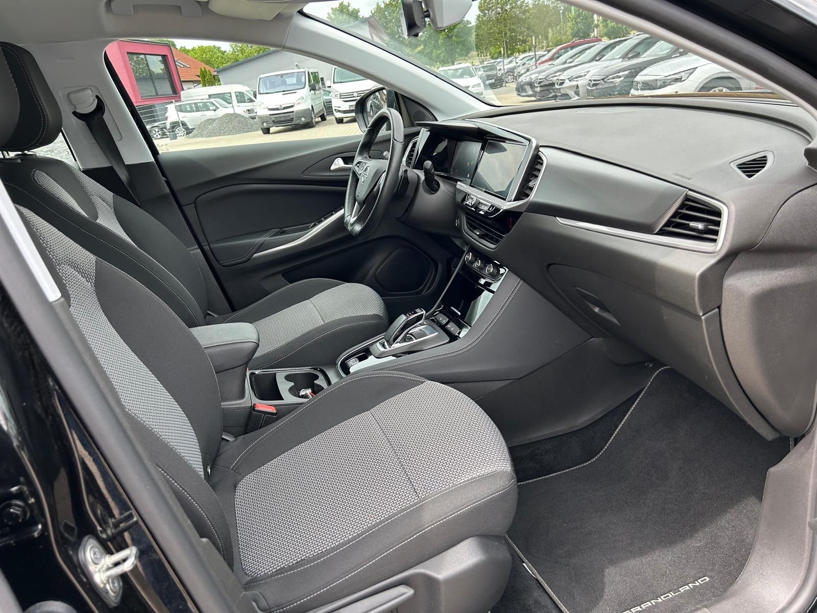 Fahrzeugabbildung Opel Grandland|Hybrid|4x4|AHK|1.Hand|LED|Standheizung