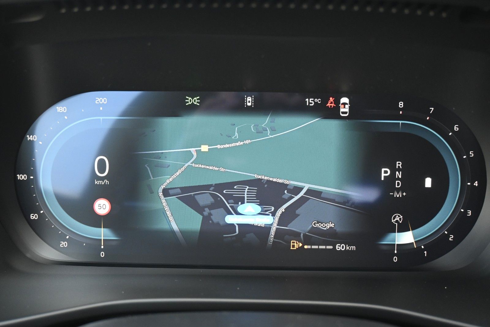 Fahrzeugabbildung Volvo XC40 B3 DKG Plus Dark*H&K*FSHZG*360°*ACC*AHK