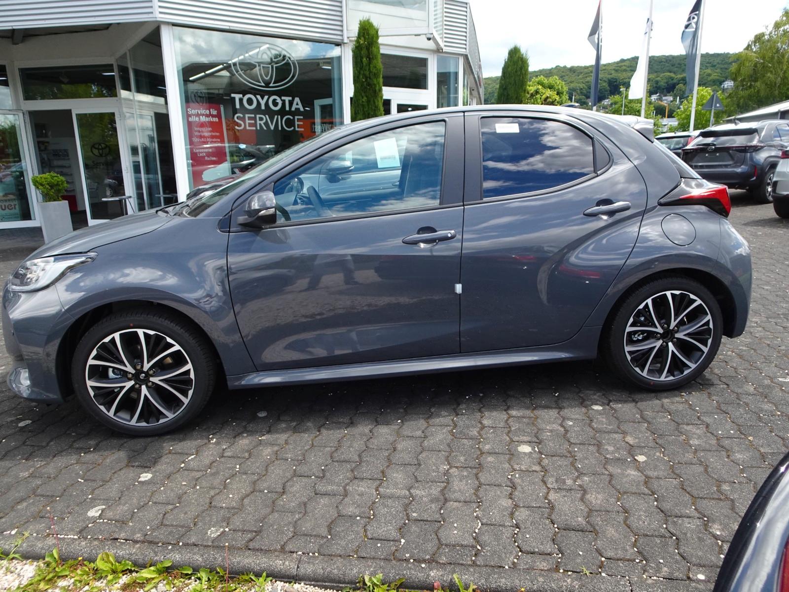 Toyota Yaris Hybrid Teamplayer + Technik Paket