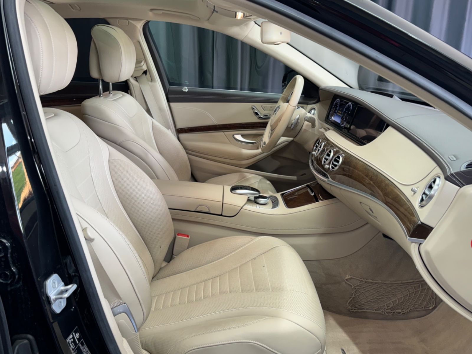 Fahrzeugabbildung Mercedes-Benz S 500 4Matic*HEAD-UP*360 KAMERA*BURMESTER*1.HAND