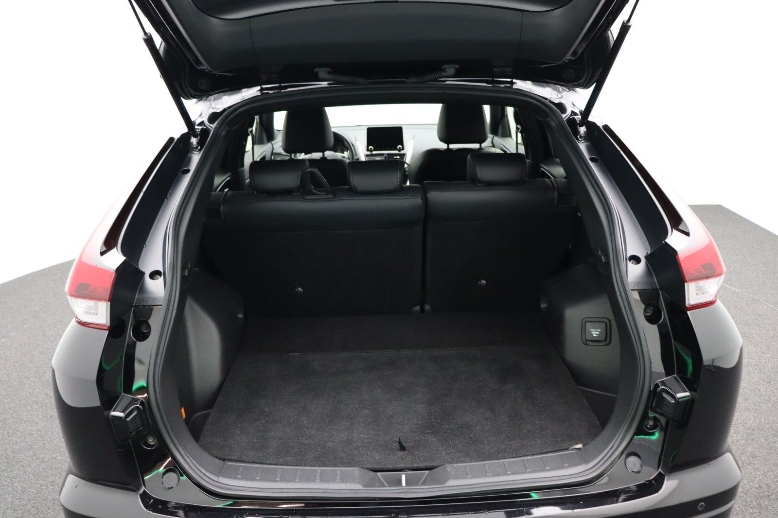 Fahrzeugabbildung Mitsubishi Eclipse Cross 2.4 Plus Select Hybrid