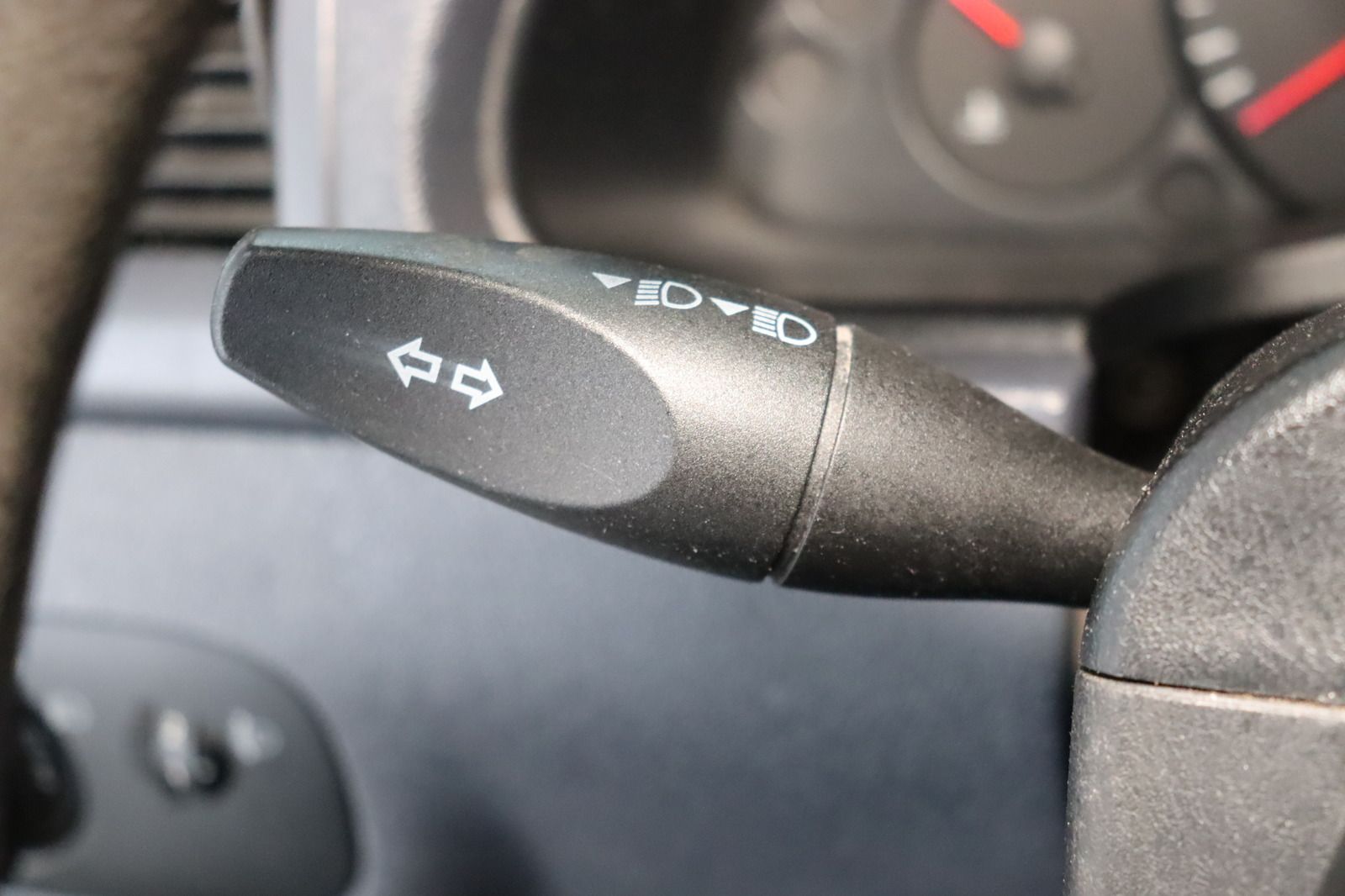 Fahrzeugabbildung Ford Transit Connect 1.8 DTCi T230 Kasten mit Klimaan