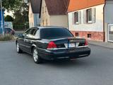 Ford Victoria - Ford Crown mit Benzin-Antrieb