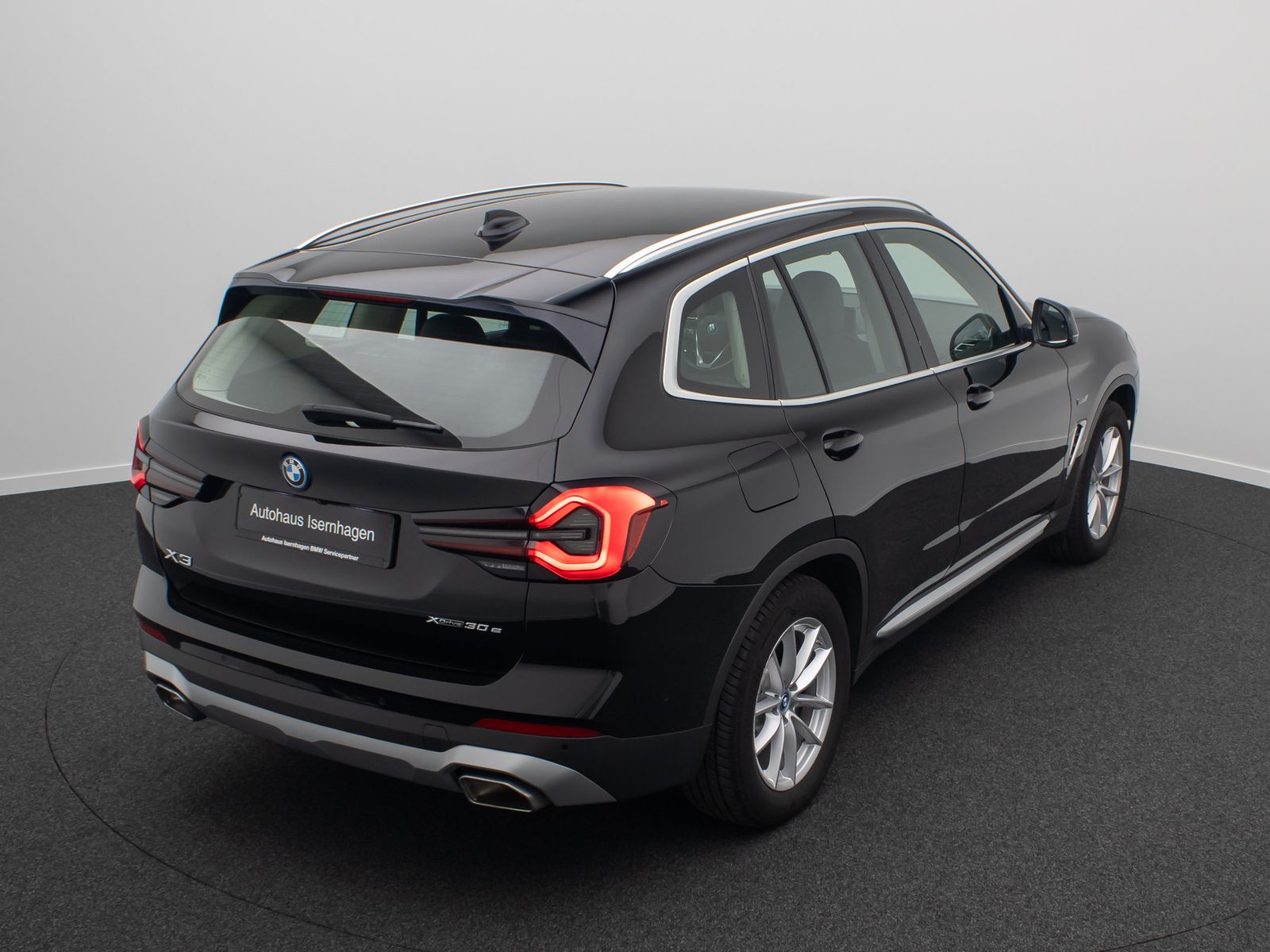 Fahrzeugabbildung BMW X3 xD30e DriveAss DAB Kamera HiFi WLAN Sportsitz