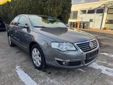 Volkswagen Passat 2.0 TDI Highline SCHIEBEDACH SIZTHEIZUNG - Volkswagen Passat aus 2005: TDI