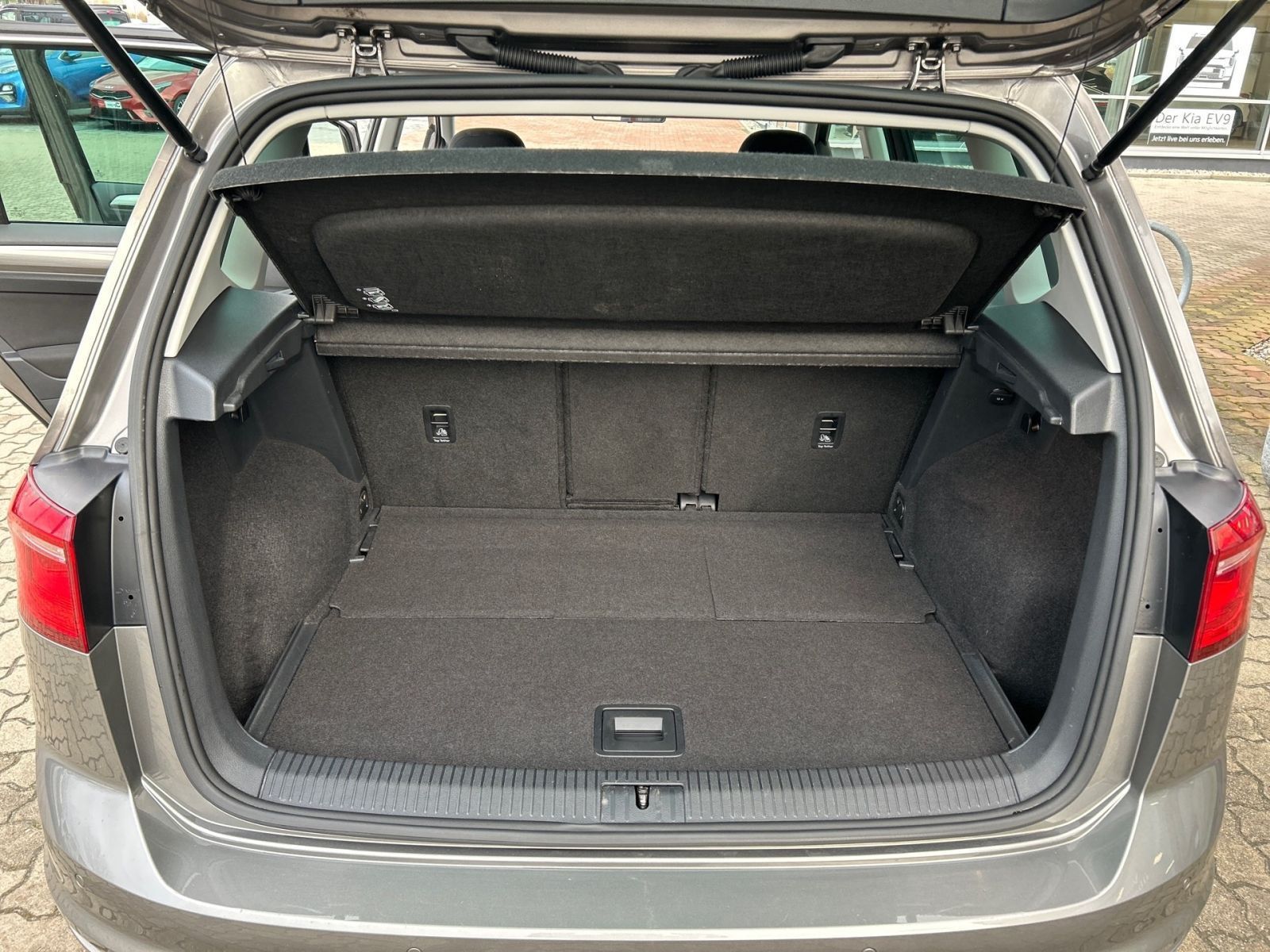 Fahrzeugabbildung Volkswagen Golf Sportsvan VII Allstar BMT Automatik GD Navi