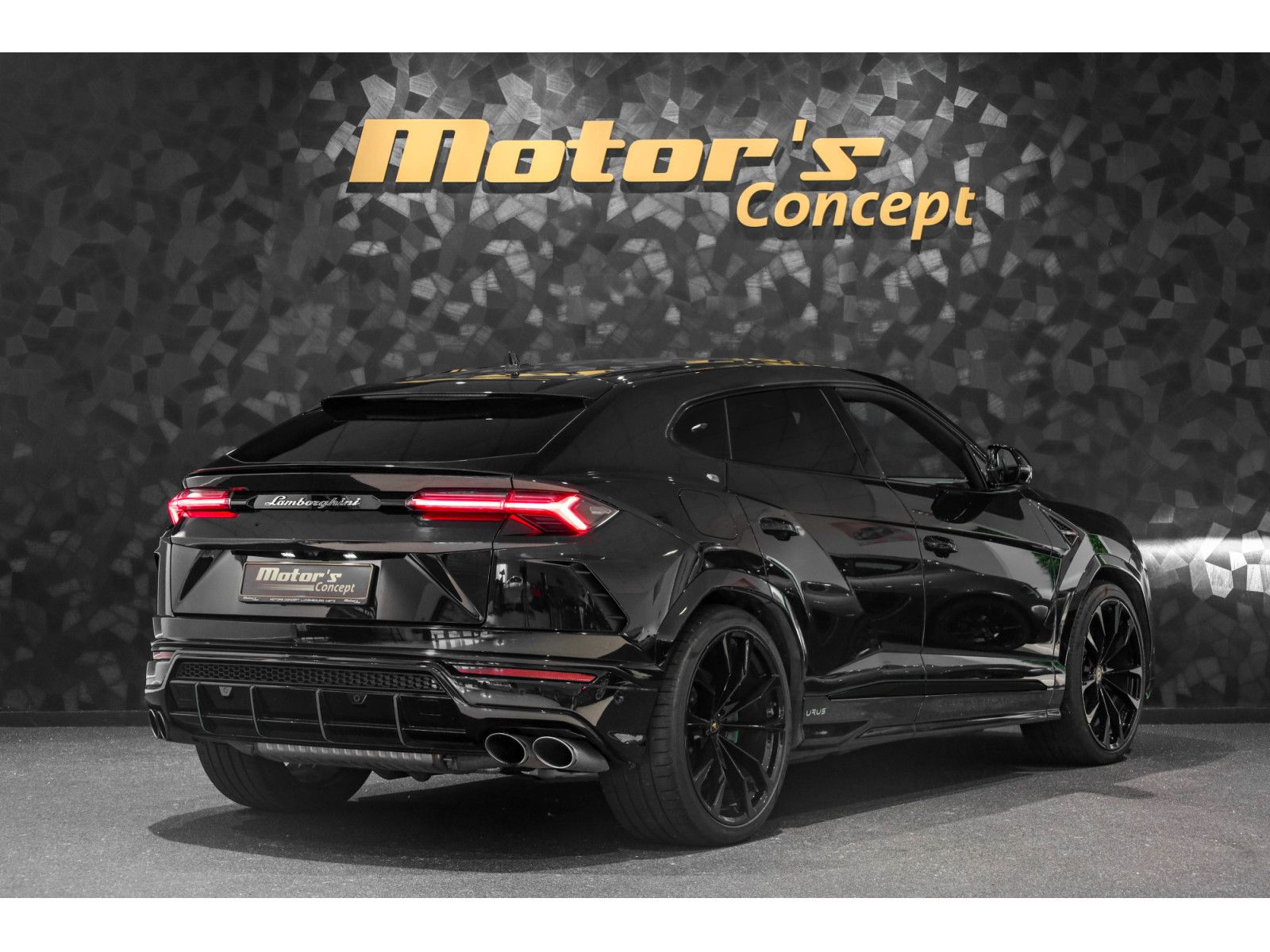Lamborghini Urus V8 - NERO HELENE METALLIC imagem 3