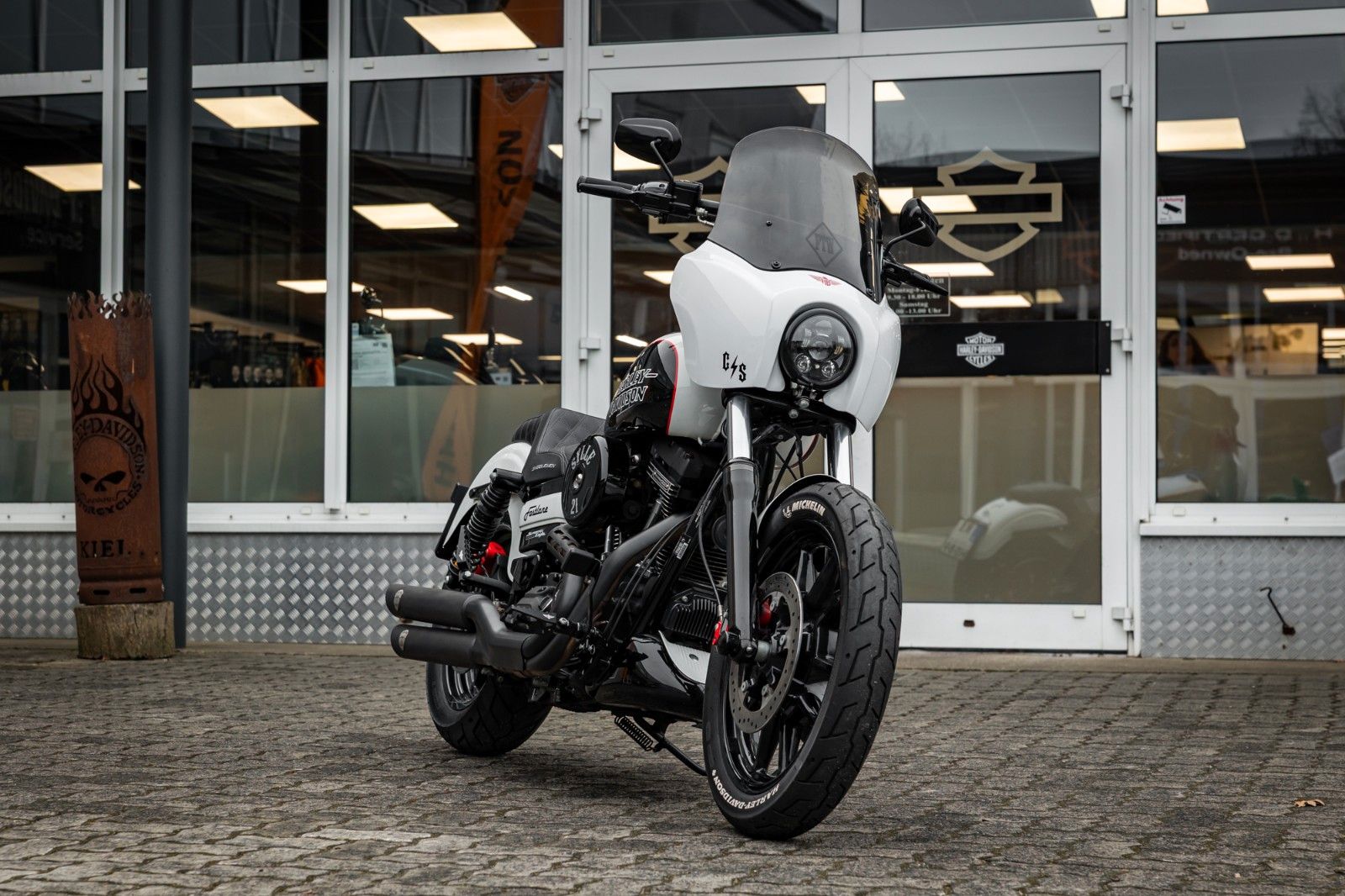 Fahrzeugabbildung Harley-Davidson FXDLS DYNA LOW RIDER S 110cui  - CLUBSTYLE -